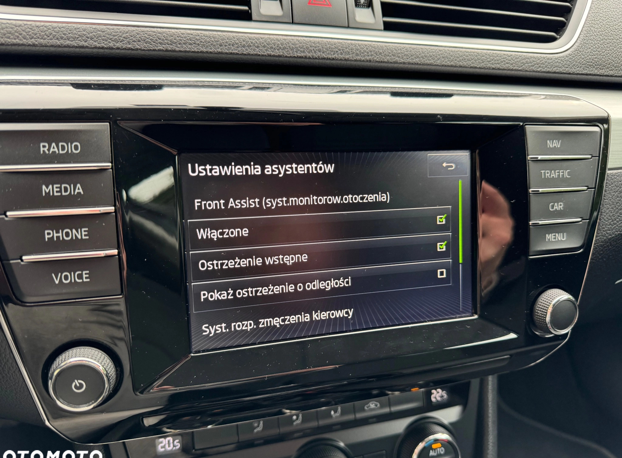 Skoda Superb cena 56900 przebieg: 216550, rok produkcji 2015 z Oleszyce małe 781